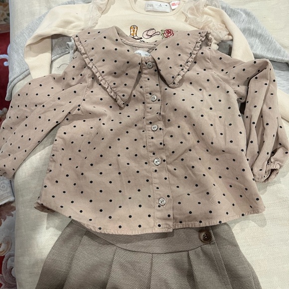 4 Zara Toddler set for 3 years old girls 
one skirt + 3 Tops
Beige & Gray - Picture 6 of 6
